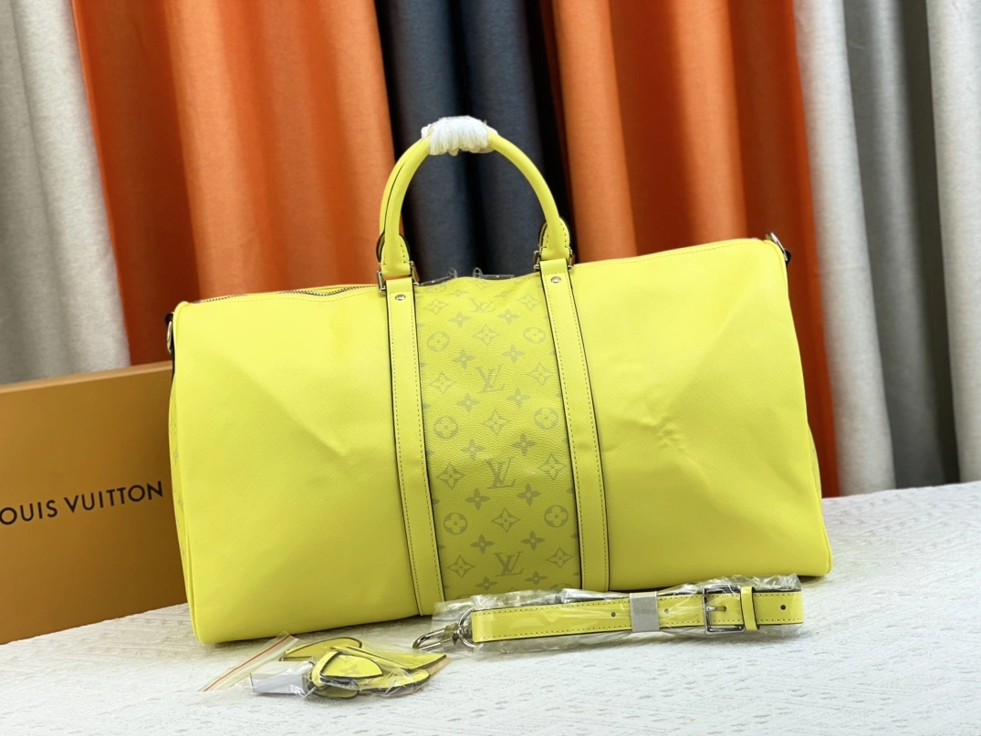 Louis Vuitton Travel Bags For Unisex Compact 710