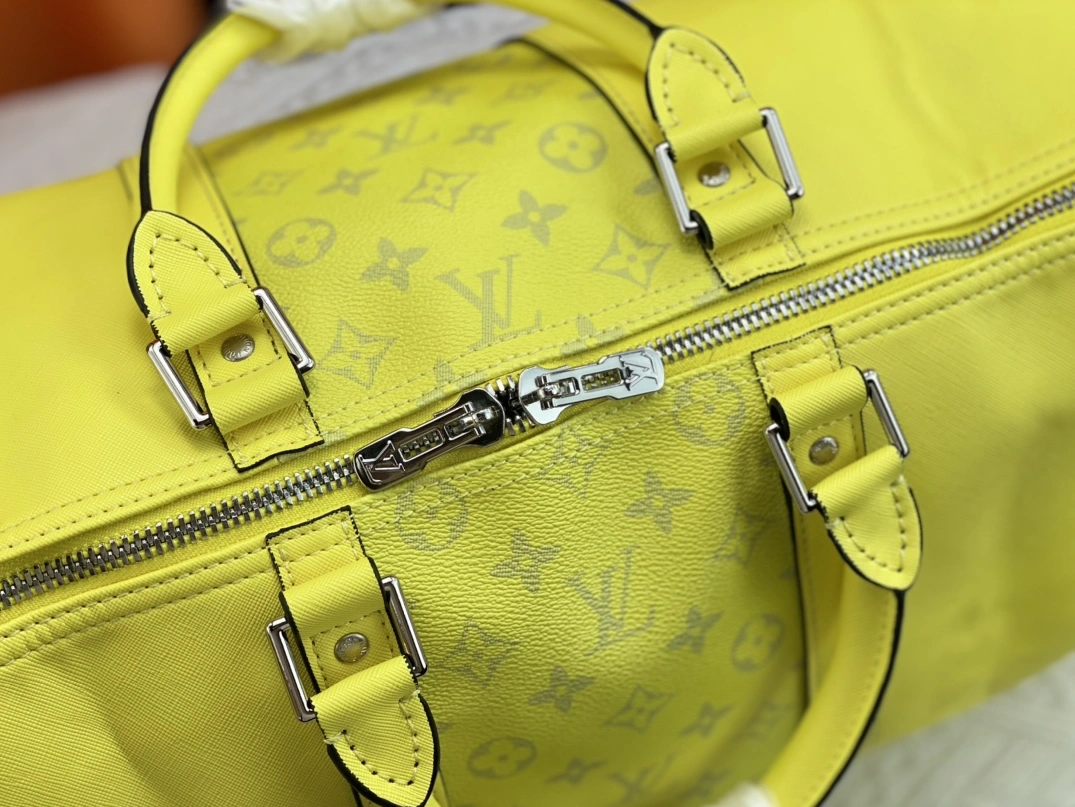 Louis Vuitton Travel Bags For Unisex Compact 710