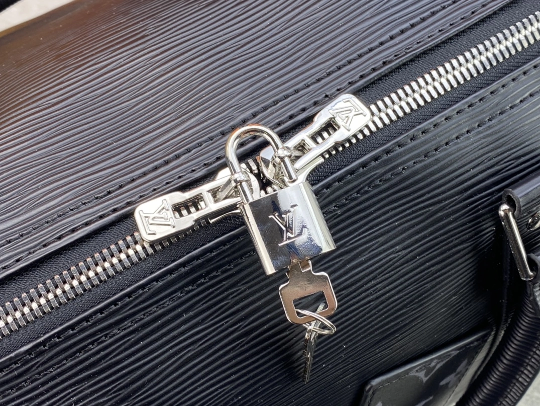 Louis Vuitton Travel Bags For Unisex Elegant 3084