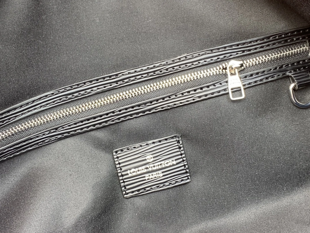 Louis Vuitton Travel Bags For Unisex Elegant 3084
