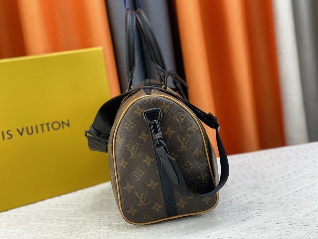 Louis Vuitton Travel Bags For Unisex Lightweight 4377