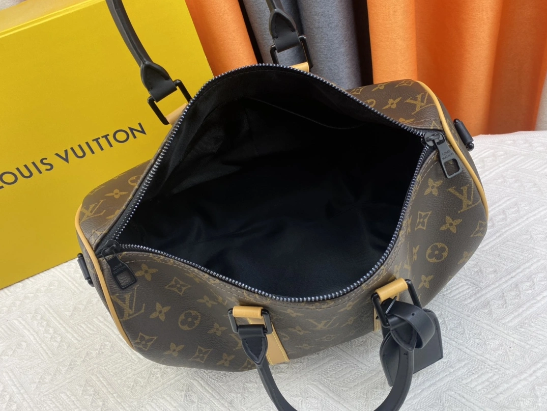 Louis Vuitton Travel Bags For Unisex Lightweight 4377