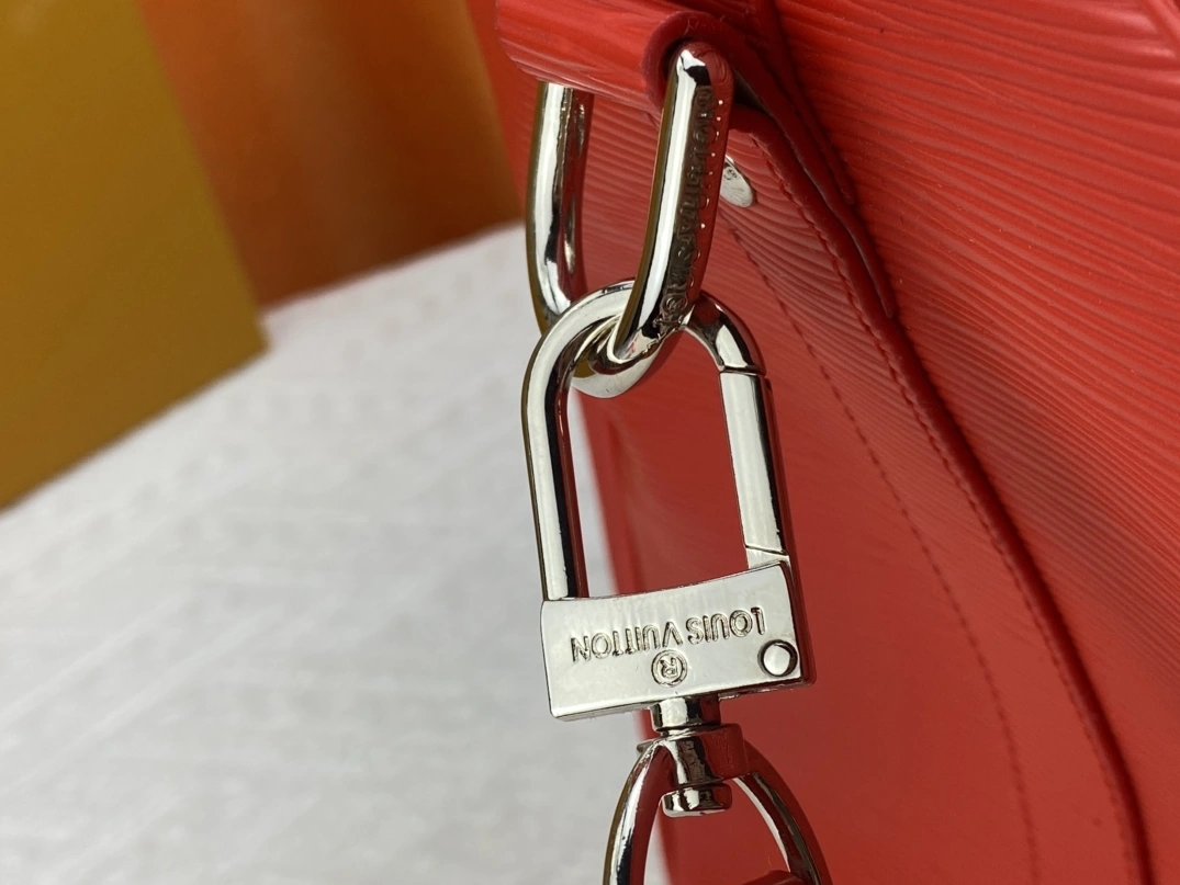 Louis Vuitton Travel Bags For Unisex Reliable 5727