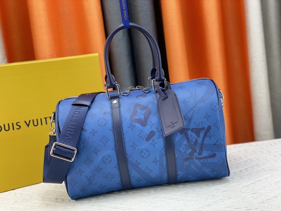 Louis Vuitton Travel Bags For Unisex Stylish 4431