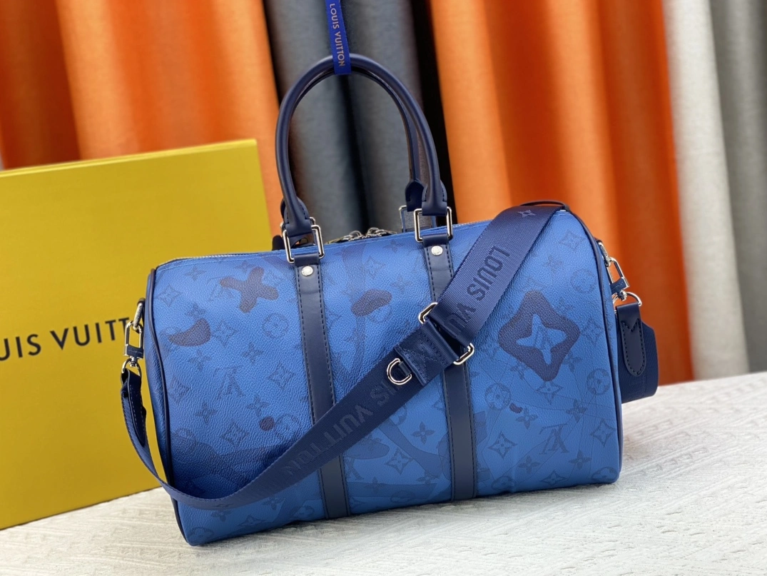 Louis Vuitton Travel Bags For Unisex Stylish 4431