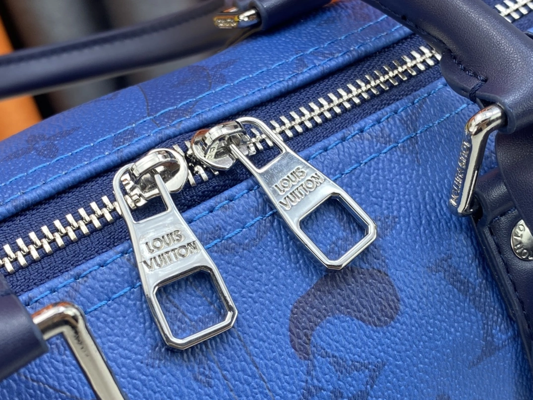 Louis Vuitton Travel Bags For Unisex Stylish 4431