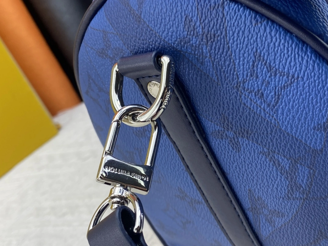 Louis Vuitton Travel Bags For Unisex Stylish 4431