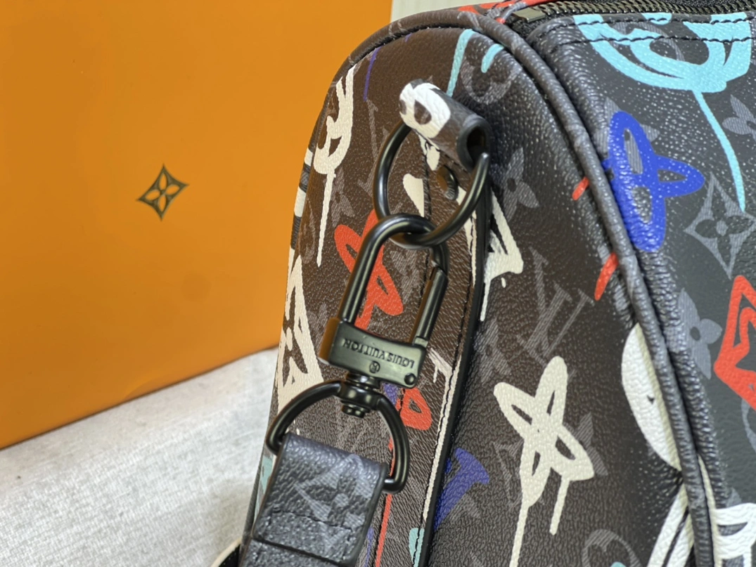 Louis Vuitton Travel Bags For Women Bold 922