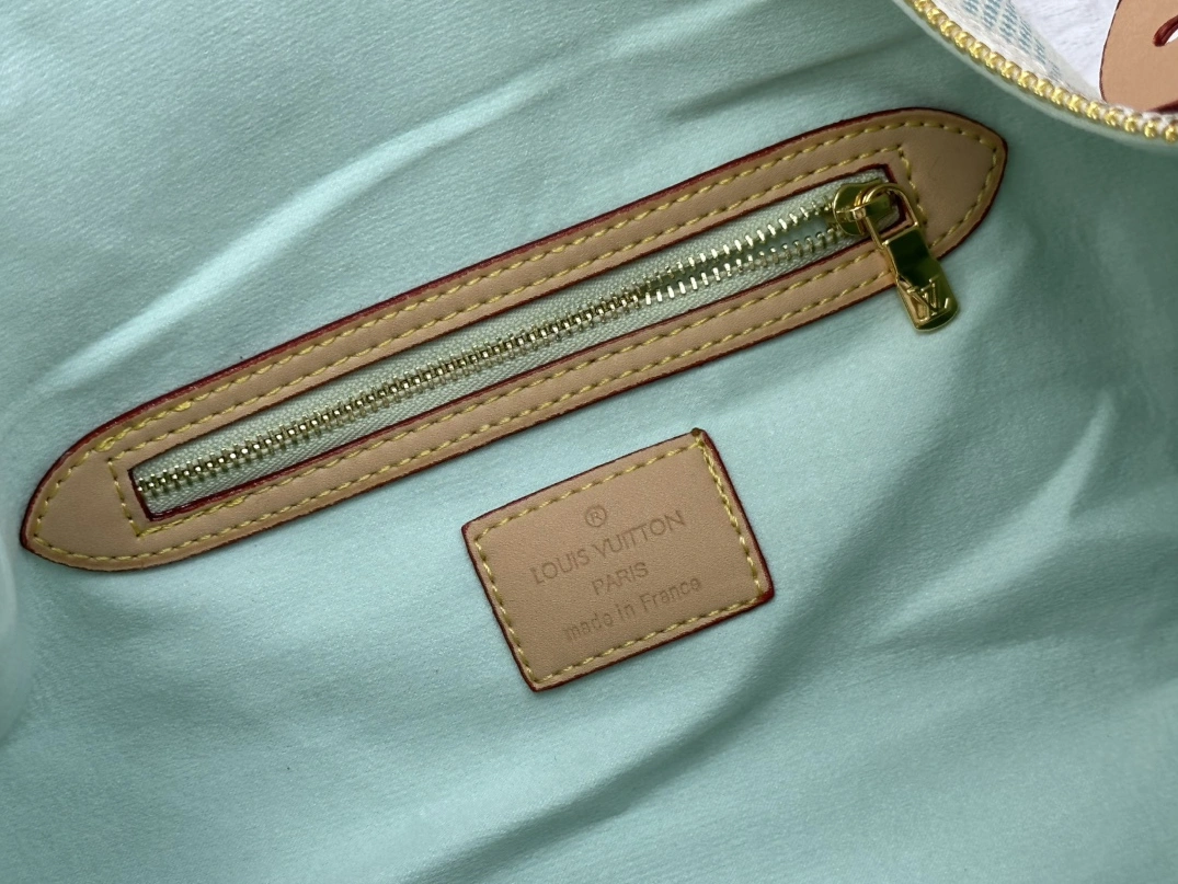 Louis Vuitton Travel Bags For Women ModernLook 7176