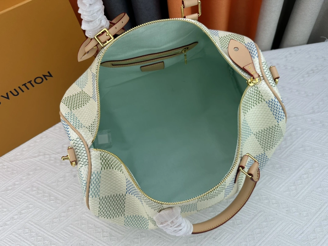 Louis Vuitton Travel Bags For Women ModernLook 7176
