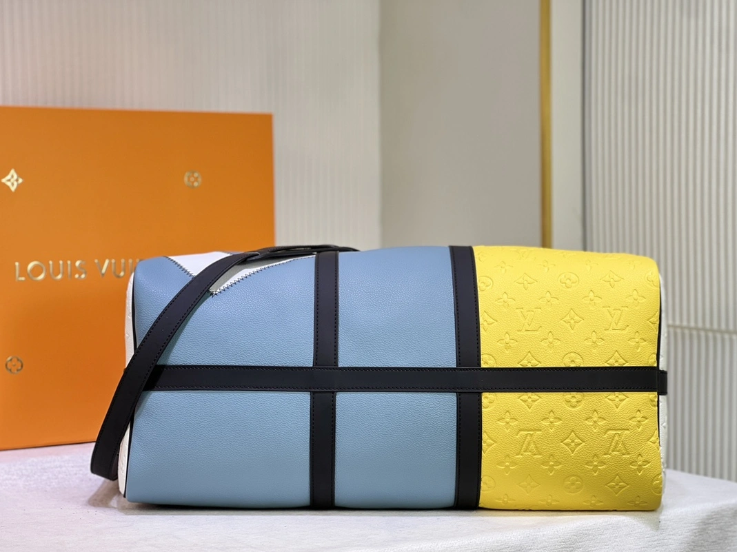 Louis Vuitton Travel Bags Functional 5740