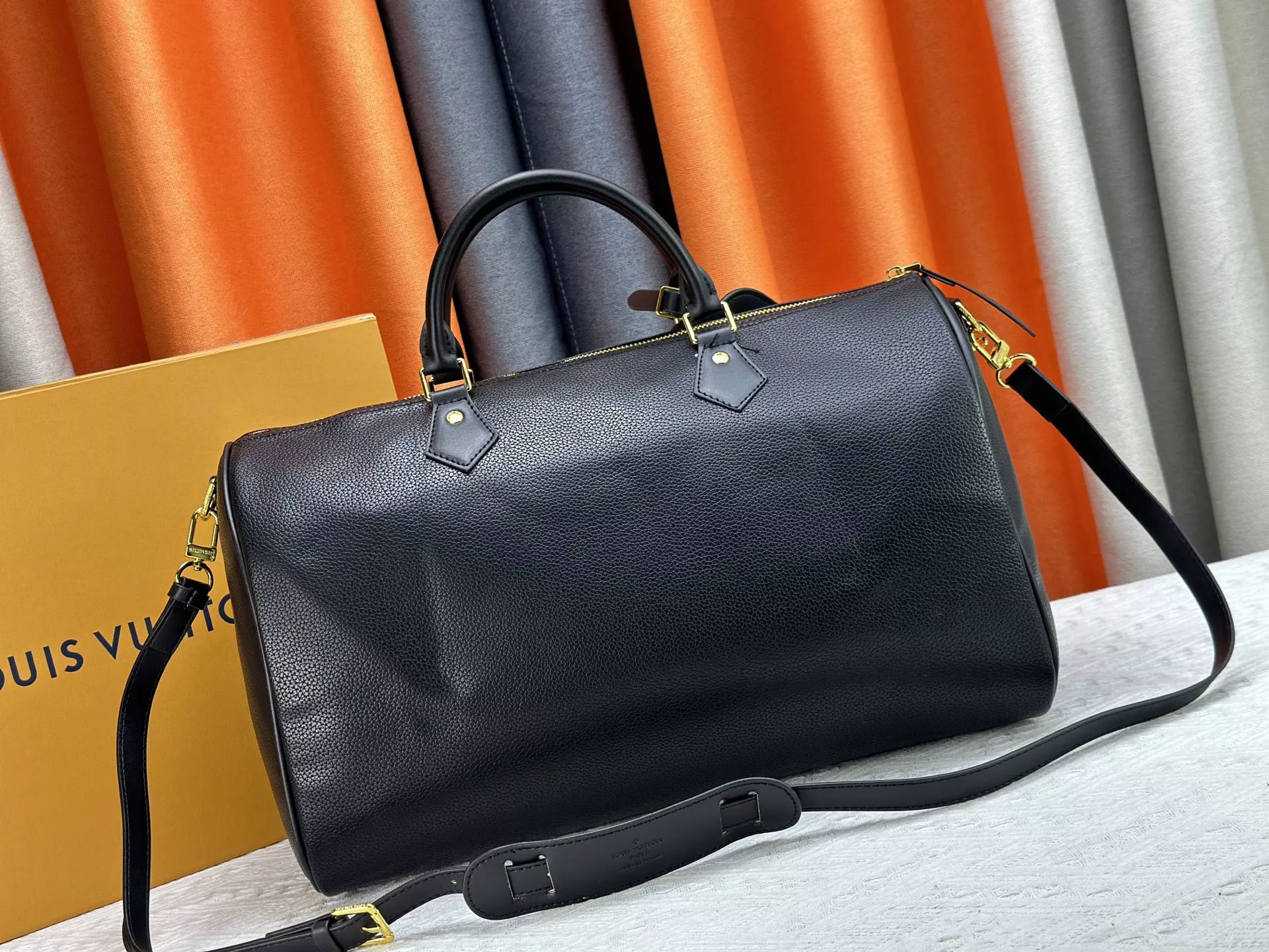 Louis Vuitton Travel Bags Minimalist 7268