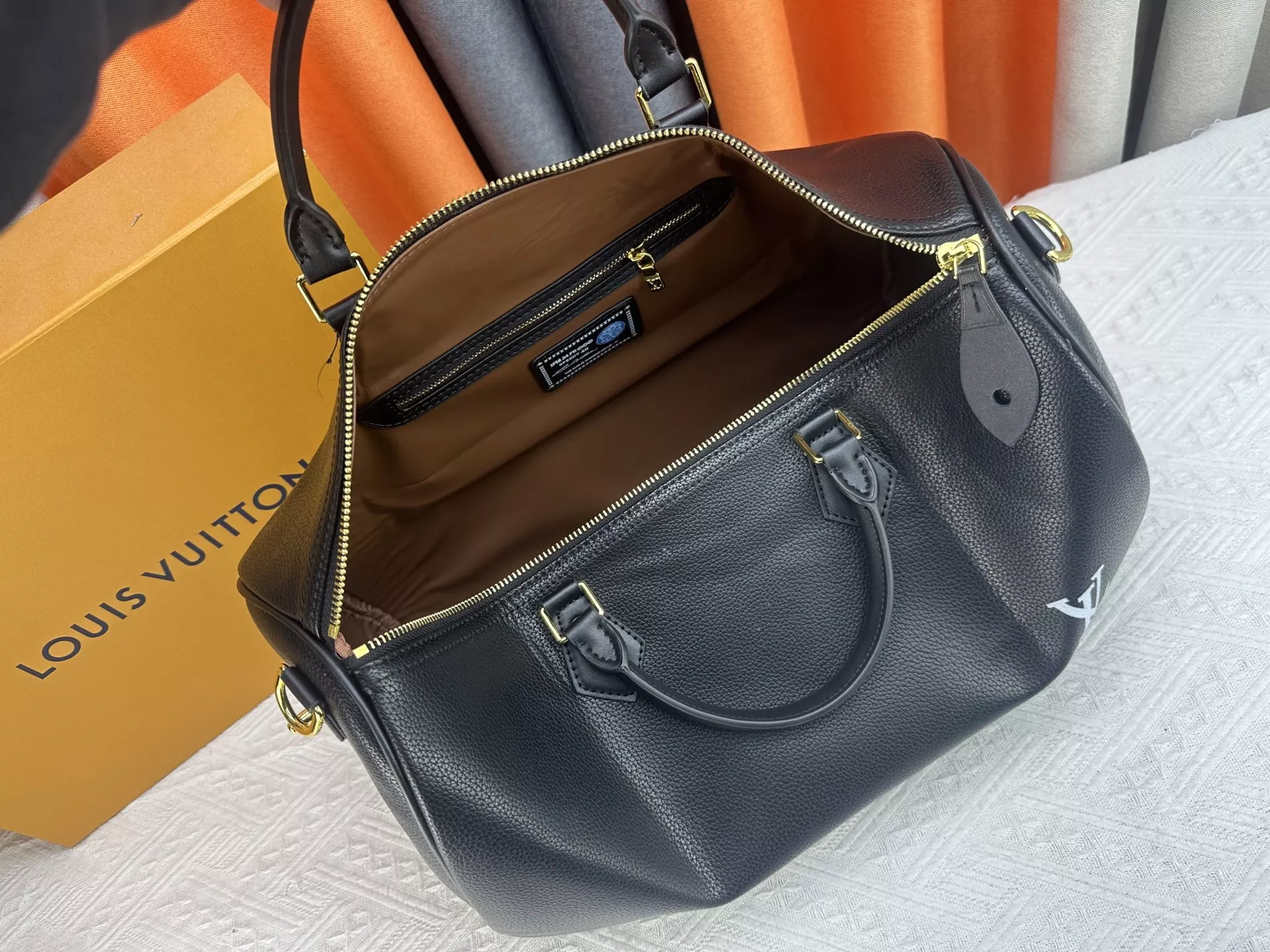 Louis Vuitton Travel Bags Minimalist 7268