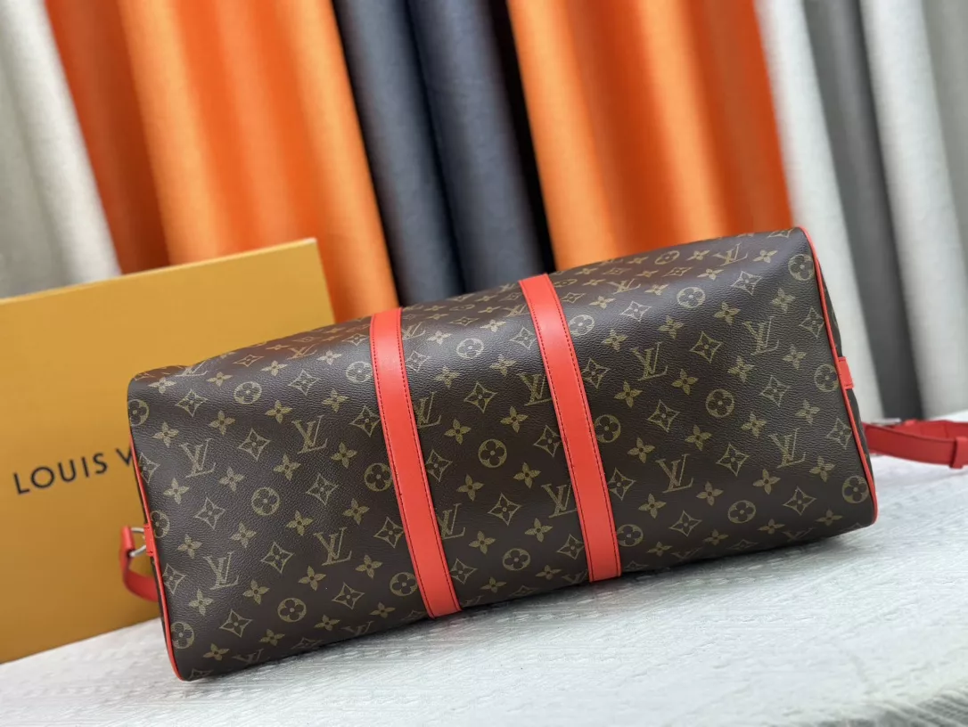 Louis Vuitton Travel Bags Minimalist 953