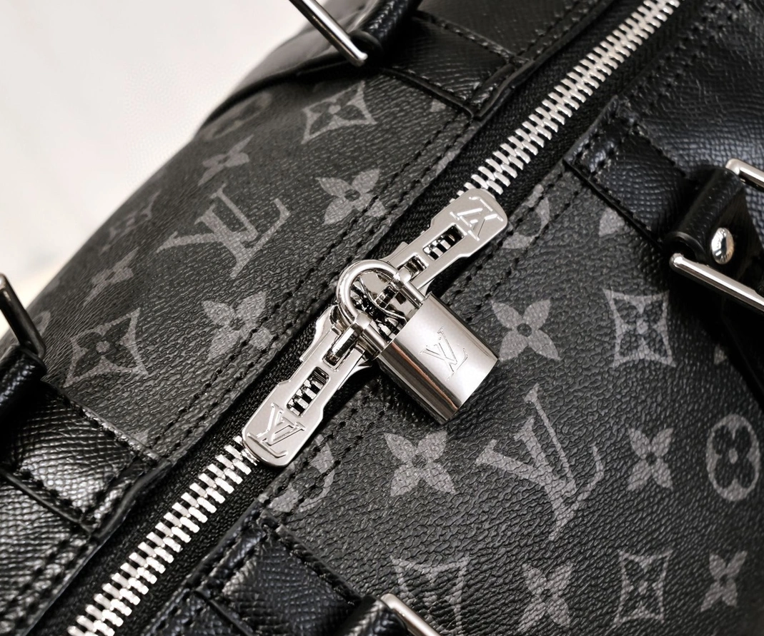 Louis Vuitton Travel Bags Modern 7477