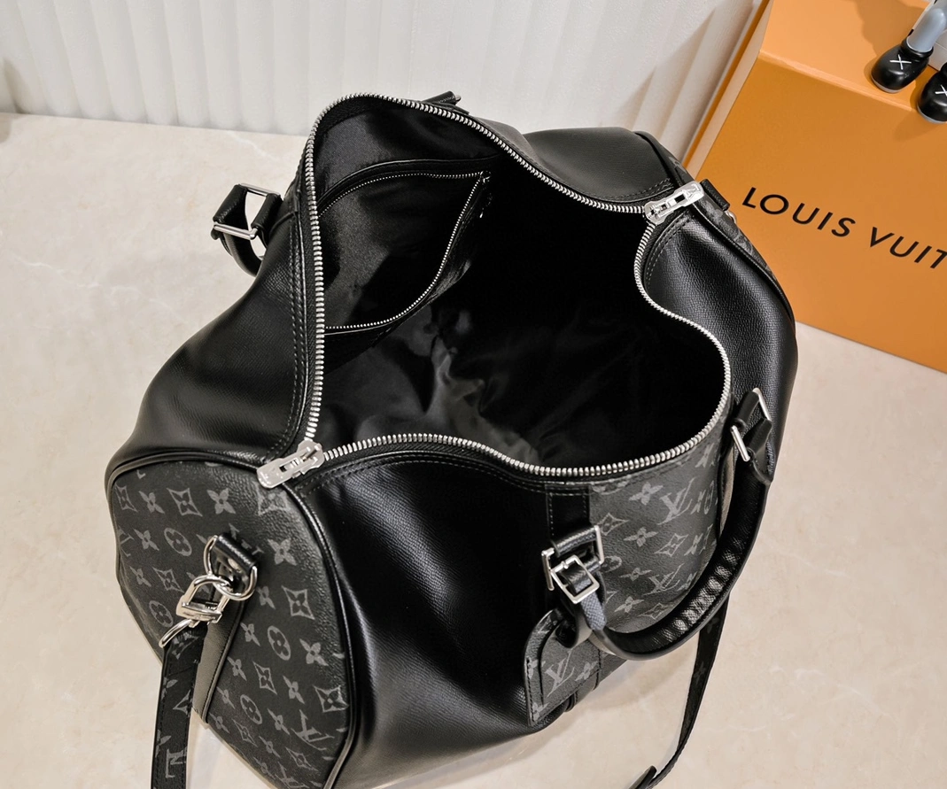 Louis Vuitton Travel Bags Modern 7477