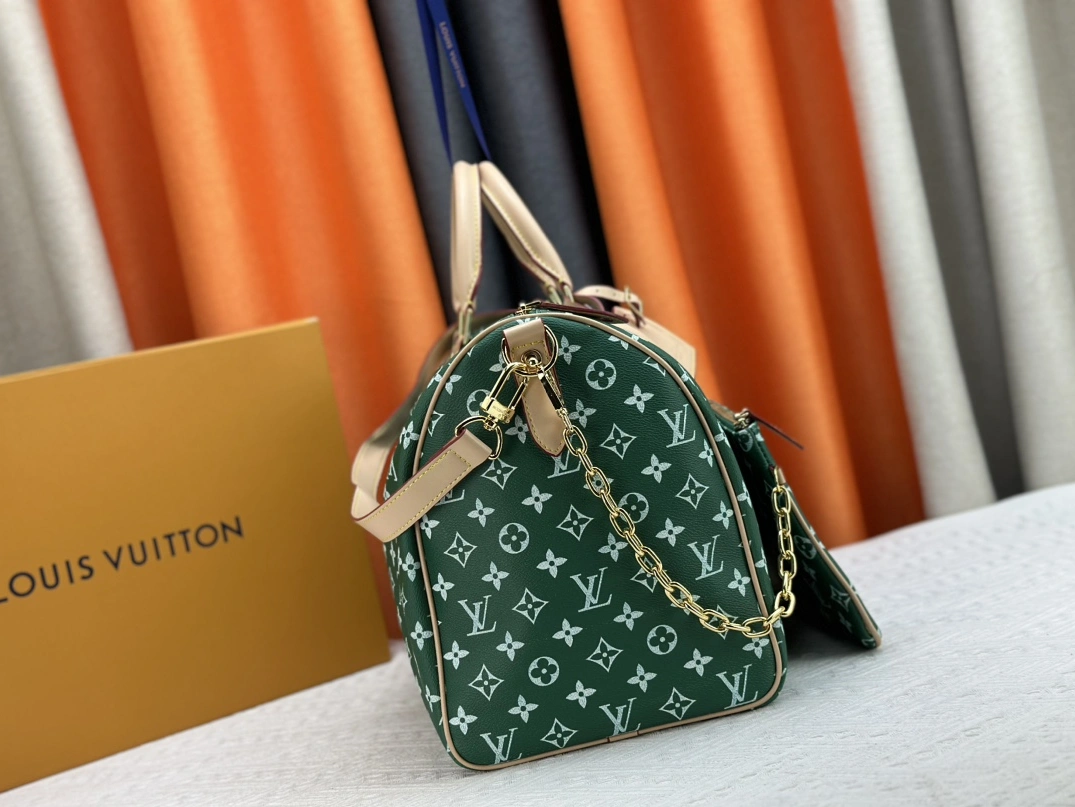 Louis Vuitton Travel Bags Refined 3033