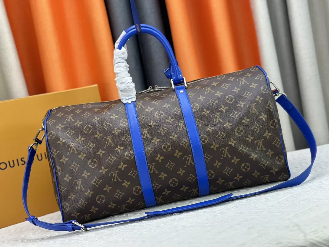 Louis Vuitton Travel Bags Refined 758