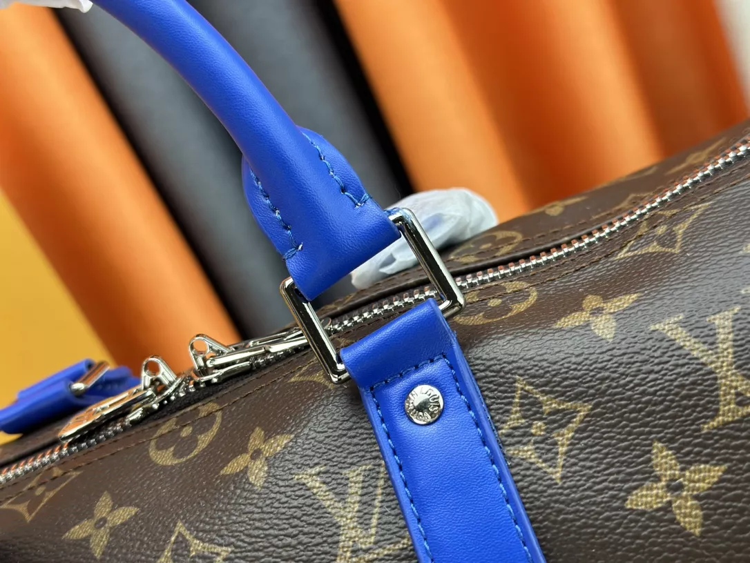 Louis Vuitton Travel Bags Refined 758