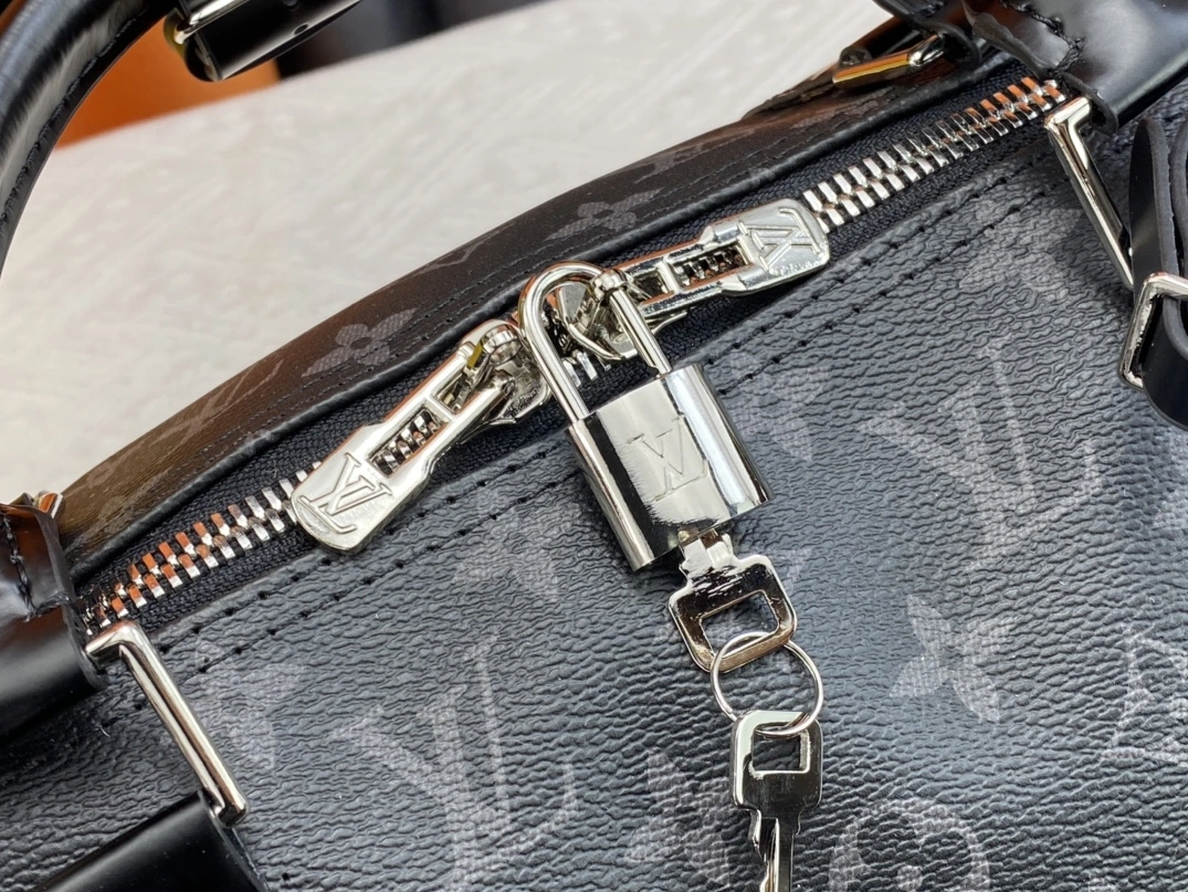 Louis Vuitton Travel Bags Reliable 8955
