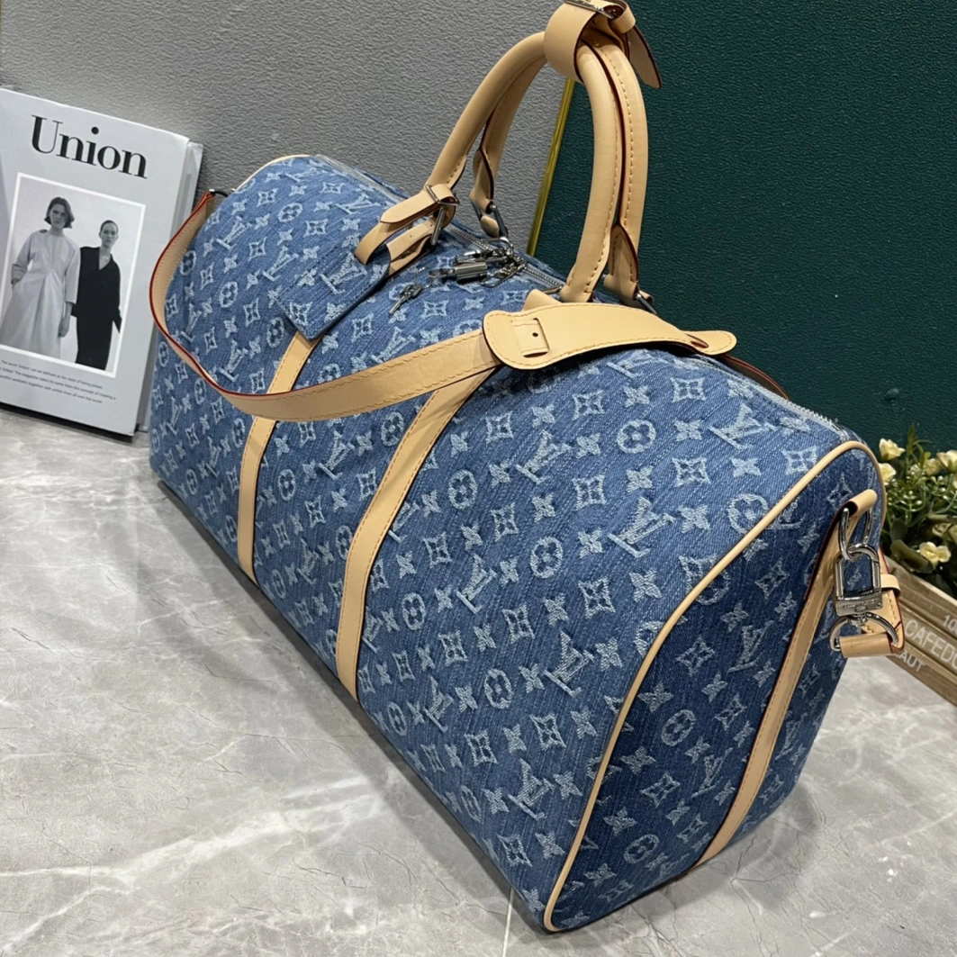 Louis Vuitton Travel Bags Resilient 660