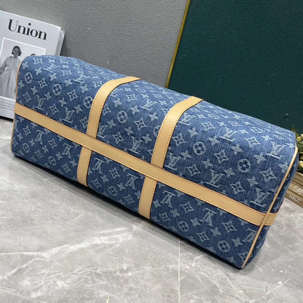 Louis Vuitton Travel Bags Resilient 660