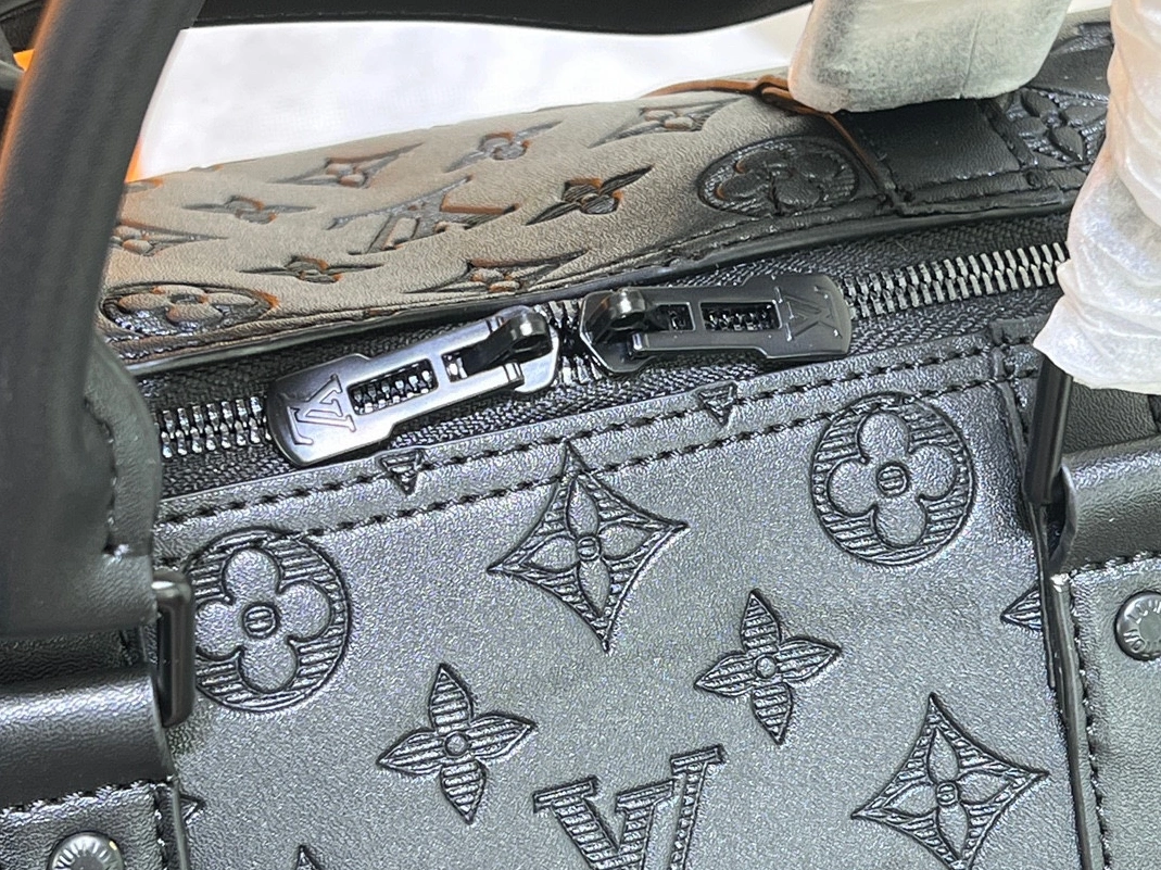 Louis Vuitton Travel Bags Resilient 7402