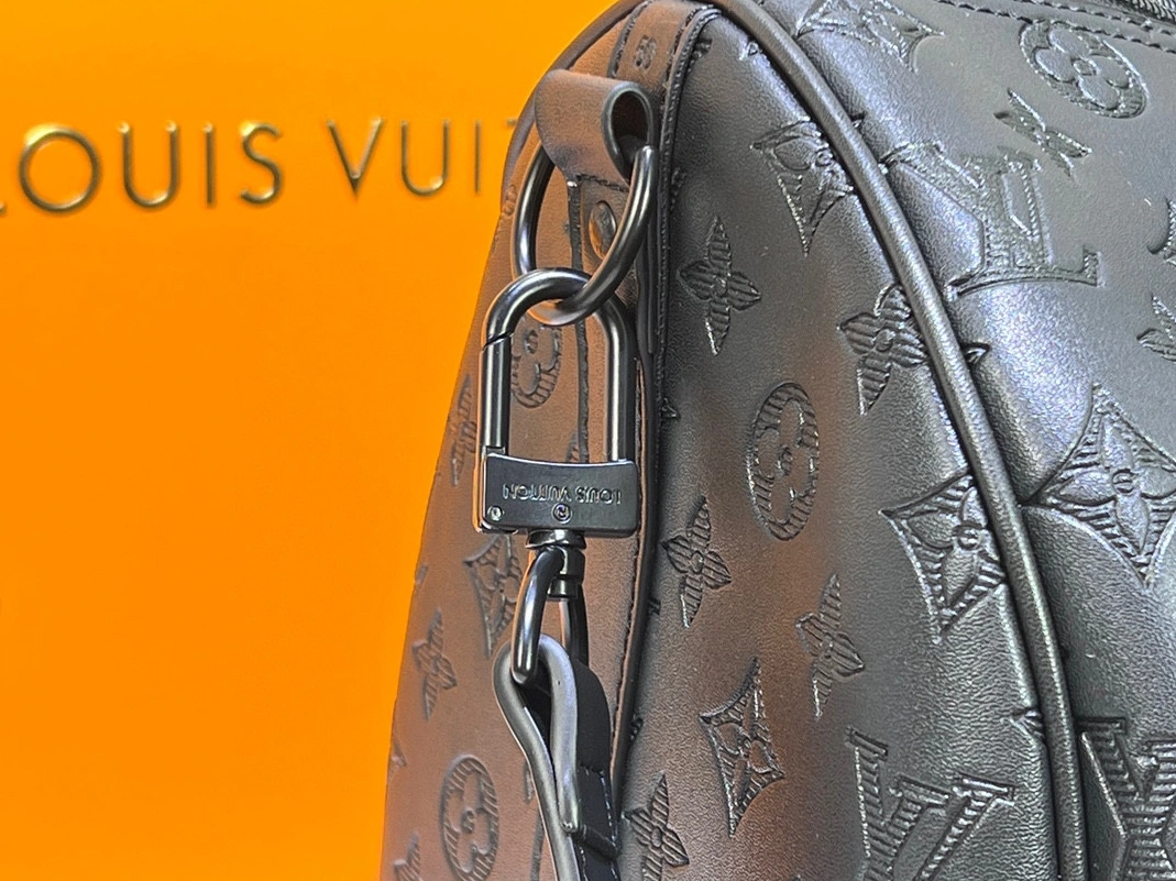 Louis Vuitton Travel Bags Resilient 7402
