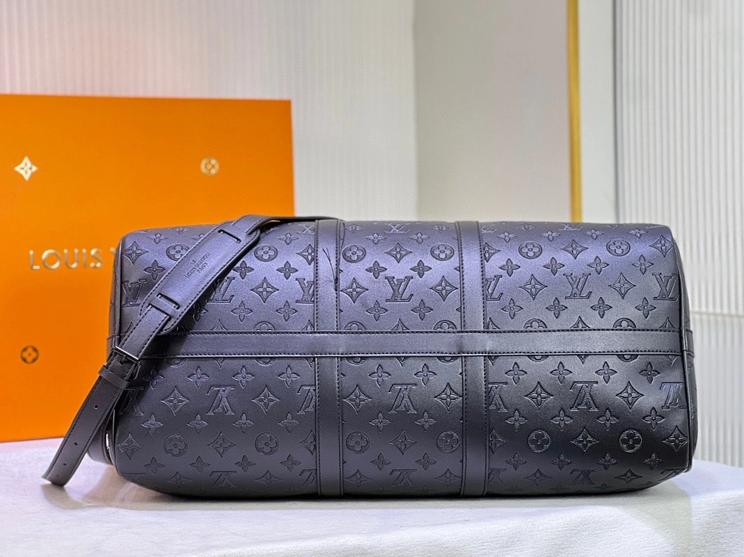 Louis Vuitton Travel Bags Resilient 7402
