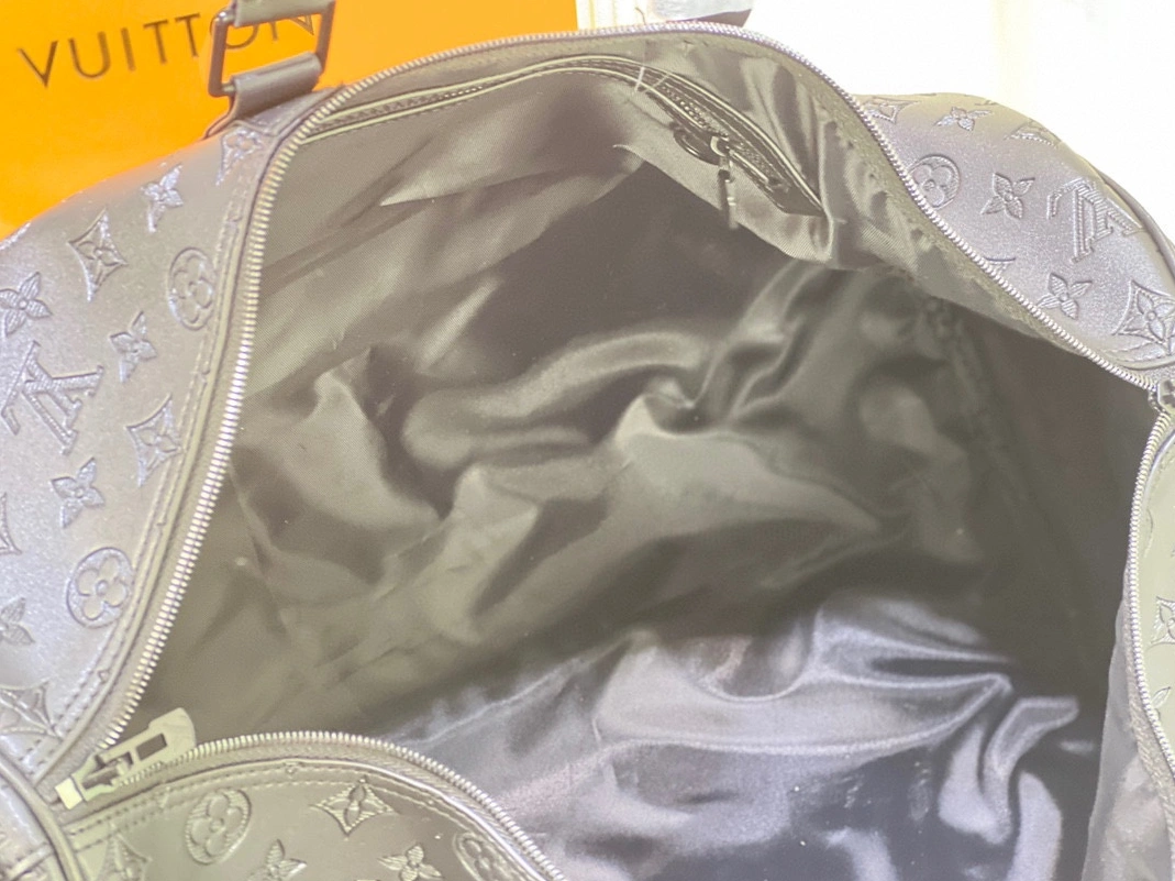 Louis Vuitton Travel Bags Resilient 7402