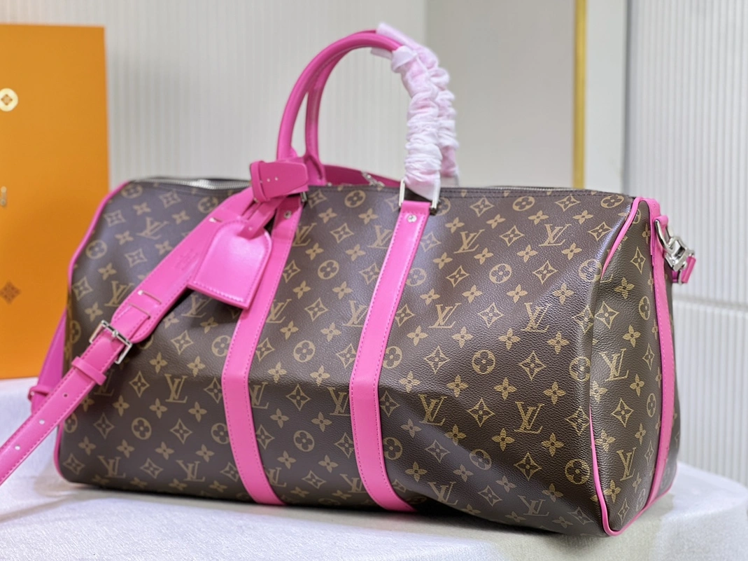 Louis Vuitton Travel Bags Sleek 6007