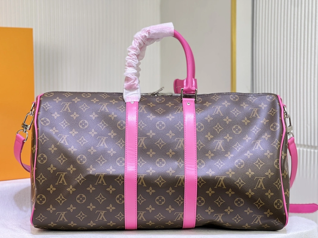 Louis Vuitton Travel Bags Sleek 6007