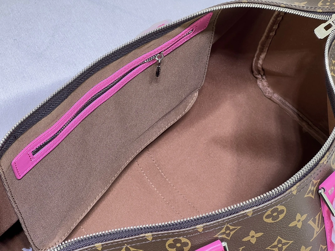 Louis Vuitton Travel Bags Sleek 6007