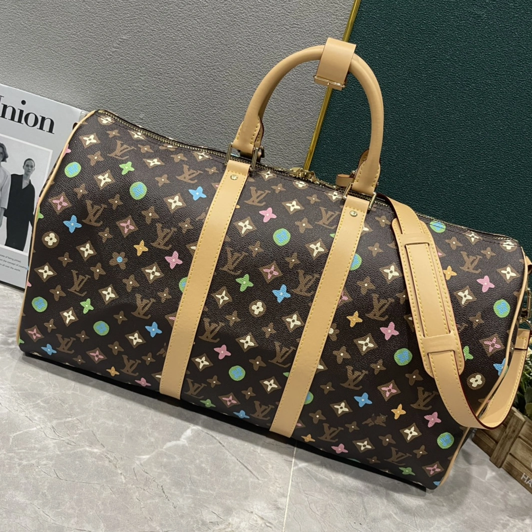 Louis Vuitton Travel Bags Sleek 6821