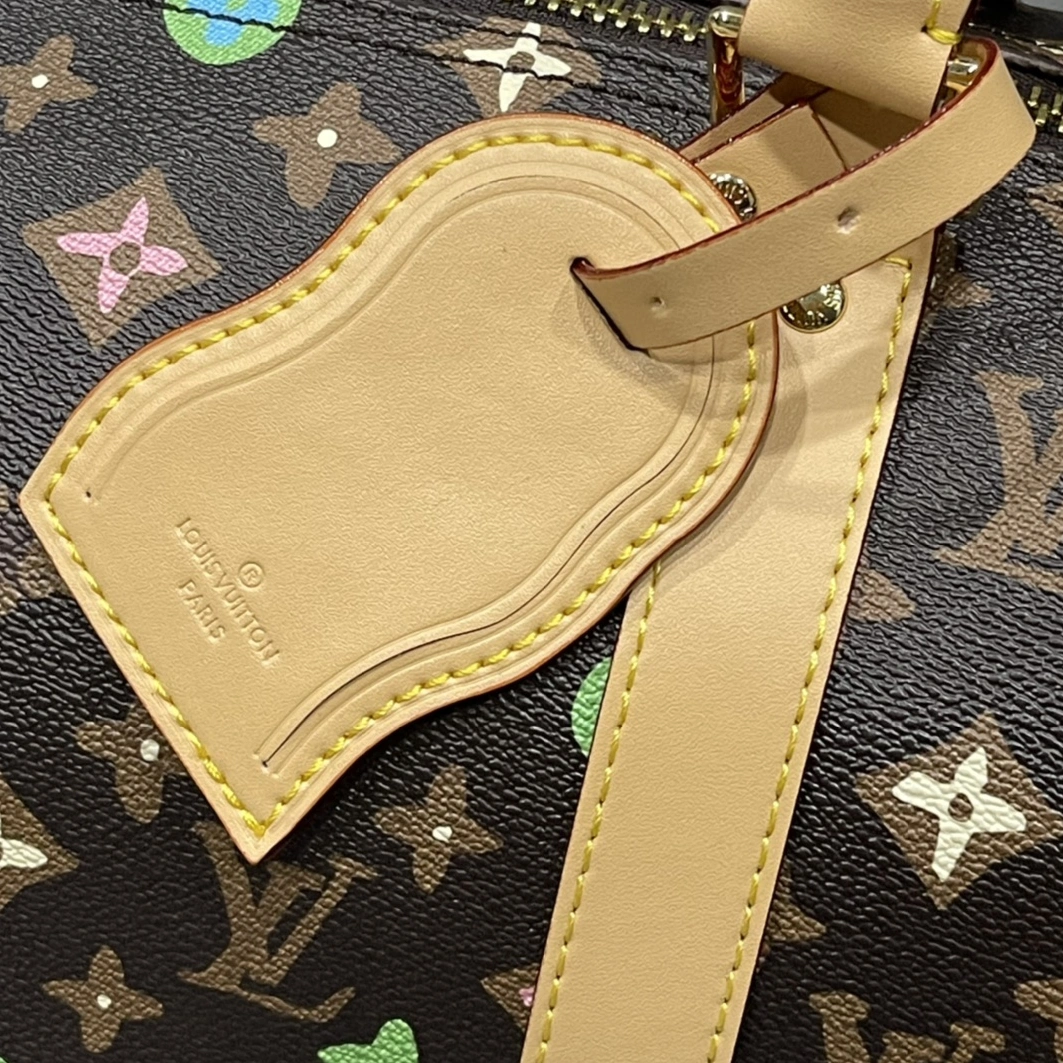 Louis Vuitton Travel Bags Sleek 6821