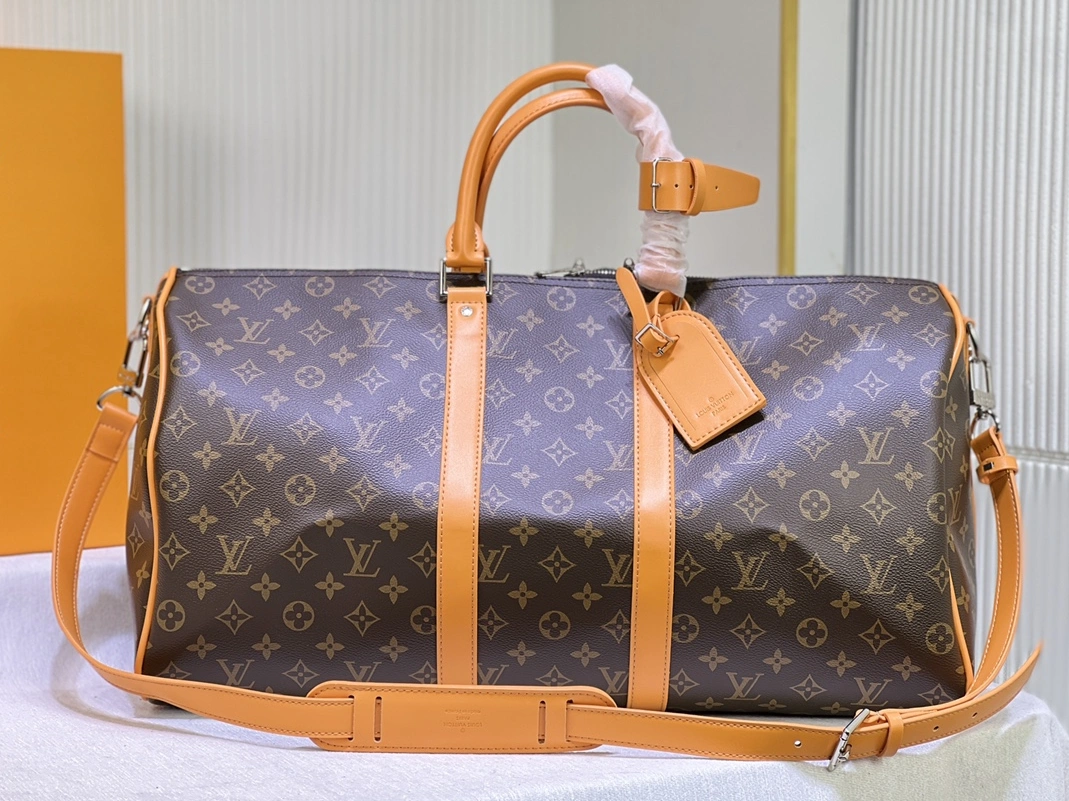 Louis Vuitton Travel Bags Sleek 6932