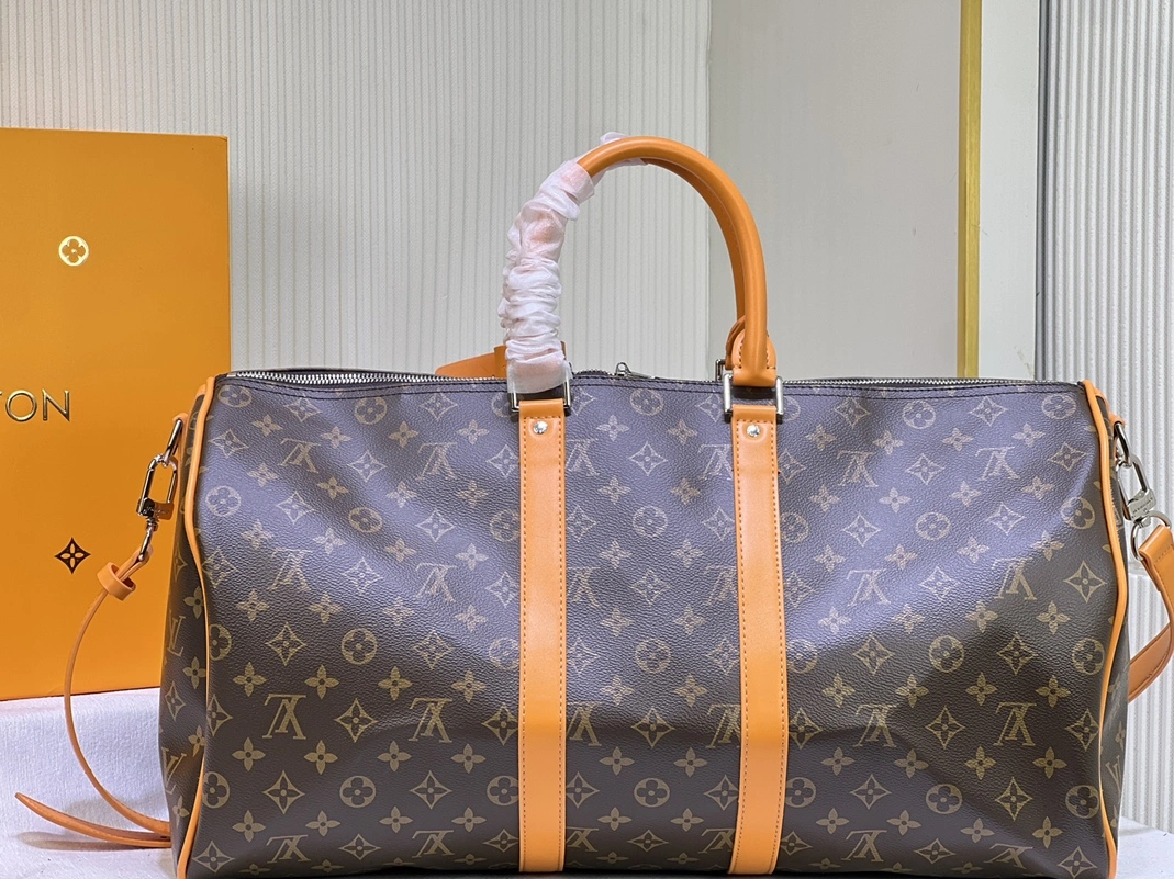 Louis Vuitton Travel Bags Sleek 6932