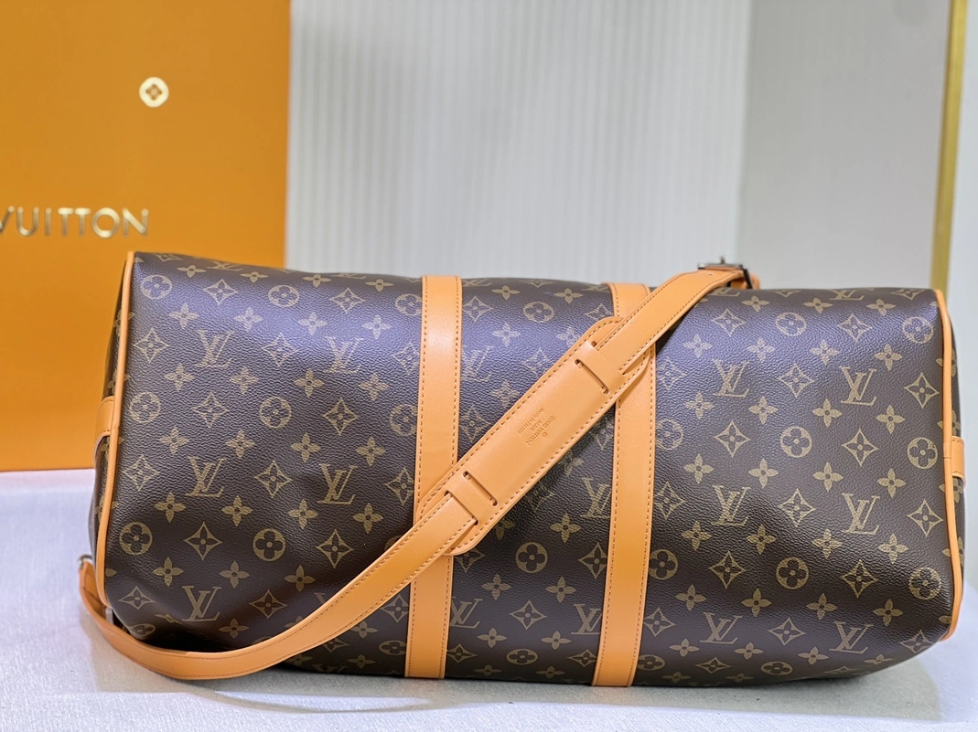 Louis Vuitton Travel Bags Sleek 6932