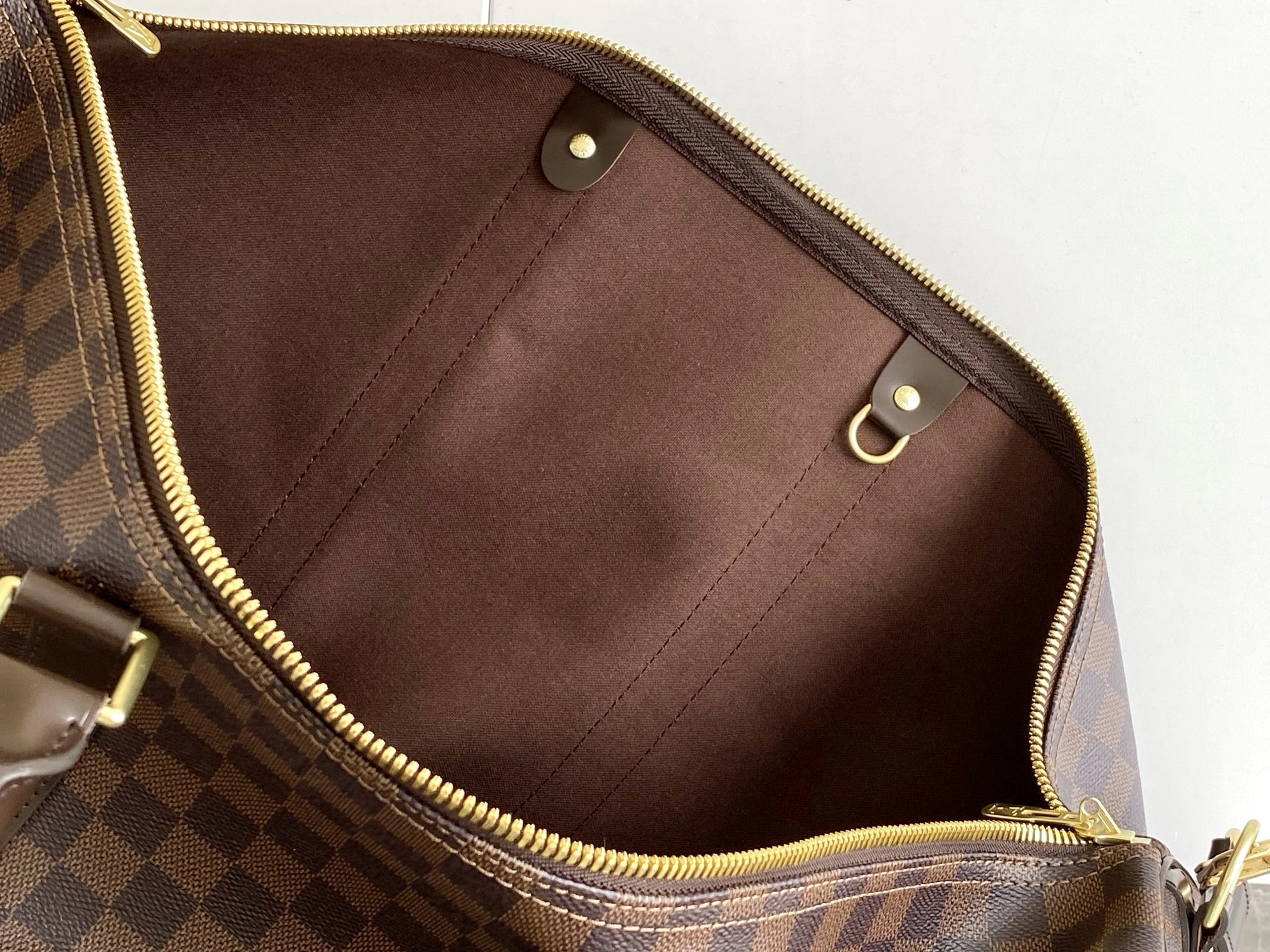 Louis Vuitton Travel Bags Sleek 8544