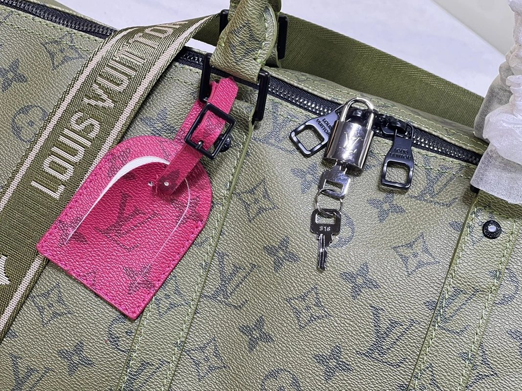 Louis Vuitton Travel Bags Sophisticated 8808