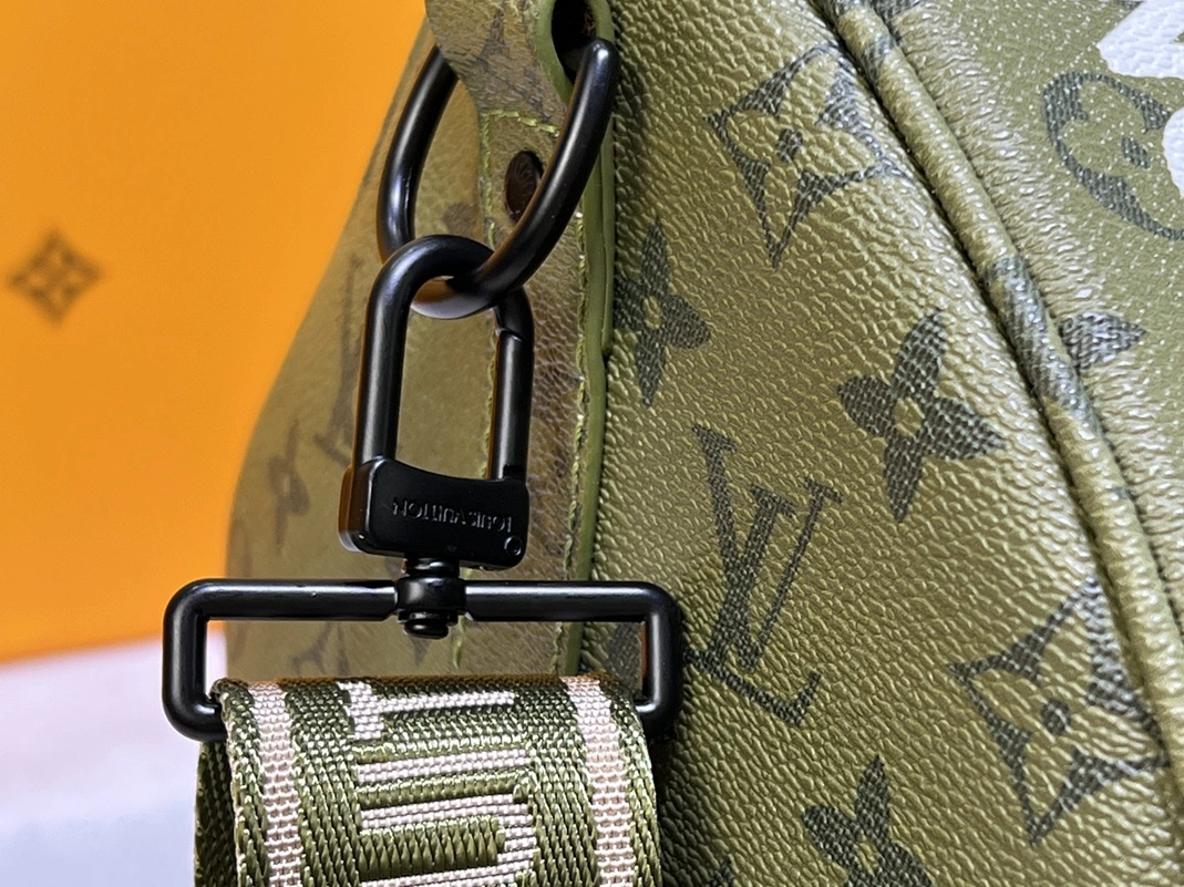 Louis Vuitton Travel Bags Sophisticated 8808