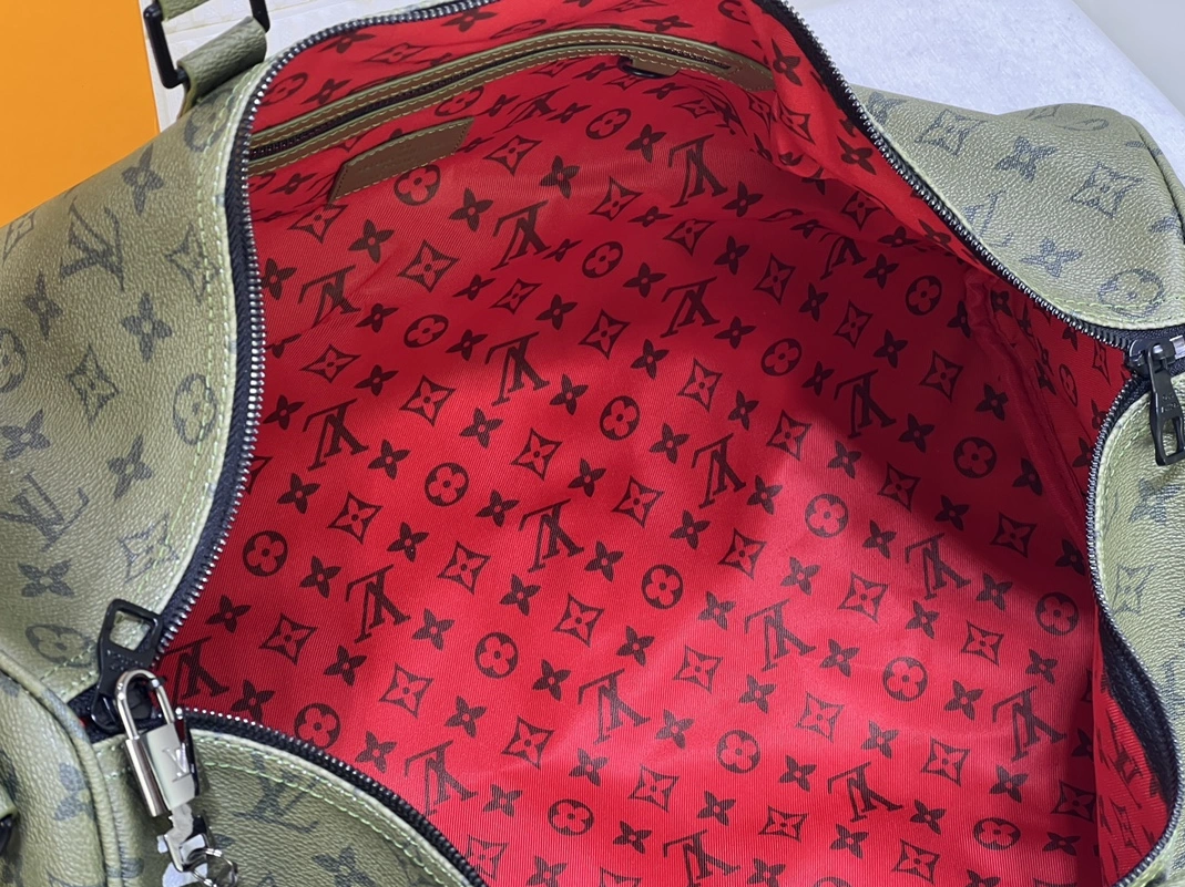 Louis Vuitton Travel Bags Sophisticated 8808
