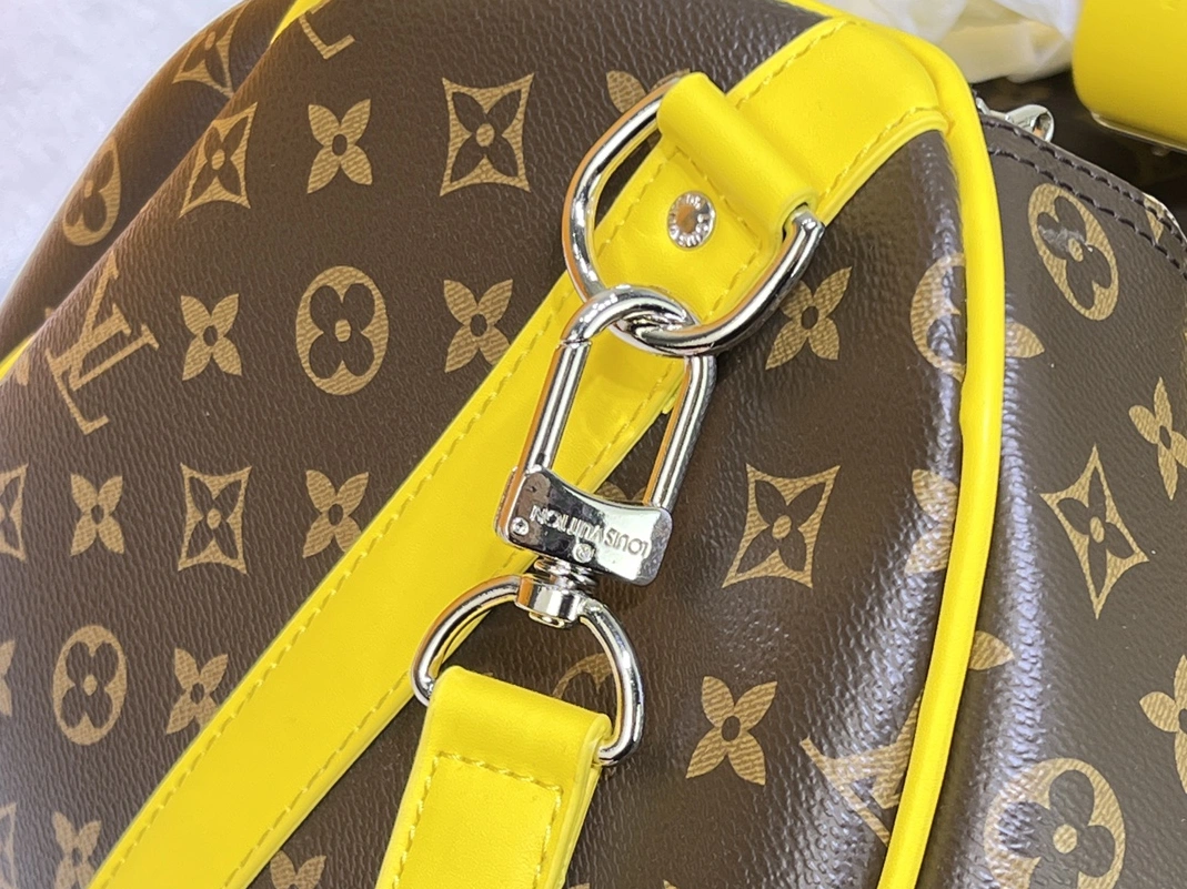 Louis Vuitton Travel Bags StreetReady 1023