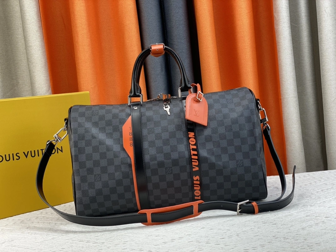 Louis Vuitton Travel Bags Stylish 6084