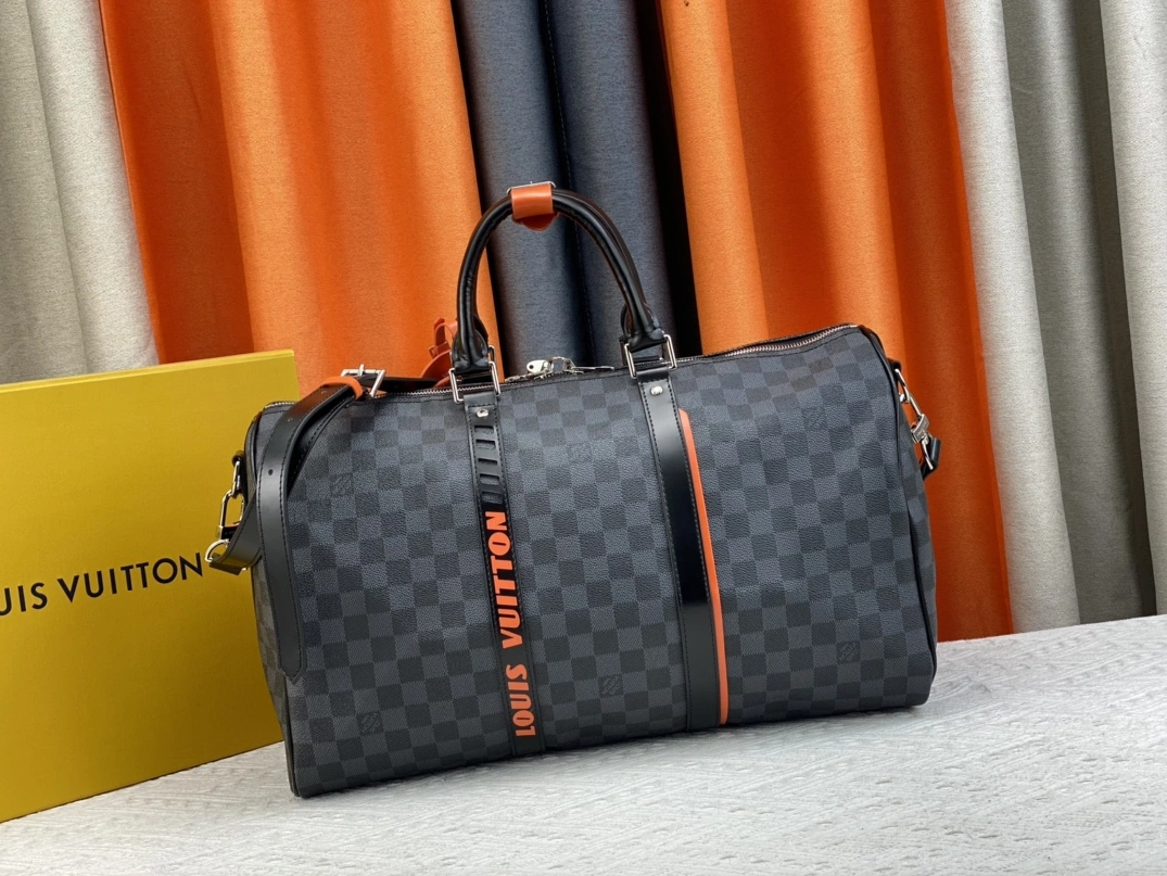 Louis Vuitton Travel Bags Stylish 6084