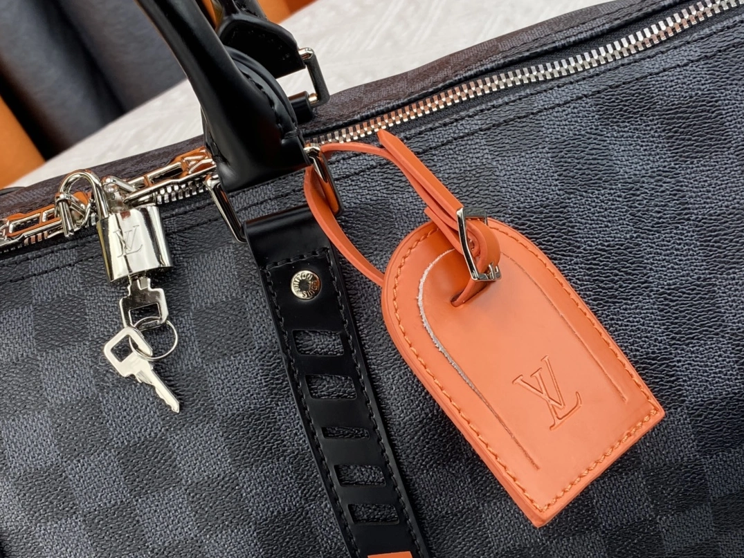 Louis Vuitton Travel Bags Stylish 6084