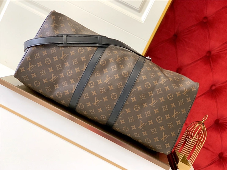 Louis Vuitton Travel Bags Stylish 8226