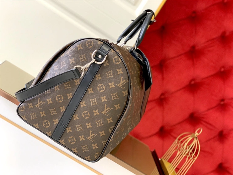 Louis Vuitton Travel Bags Stylish 8226