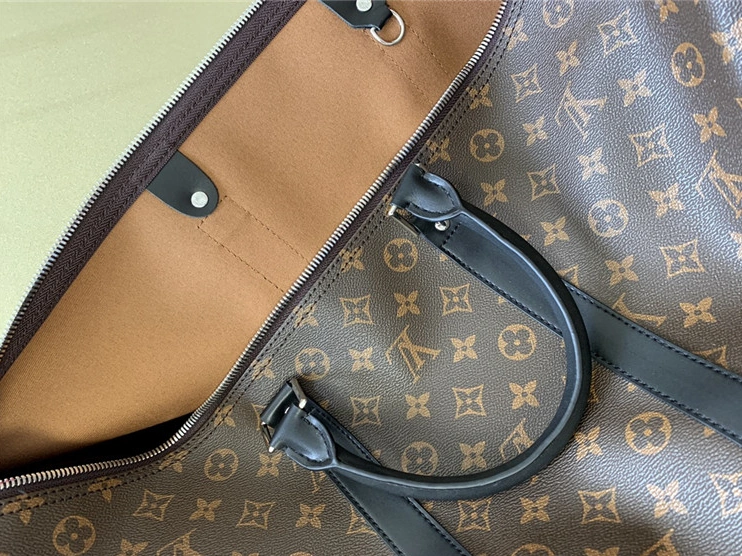 Louis Vuitton Travel Bags Stylish 8226
