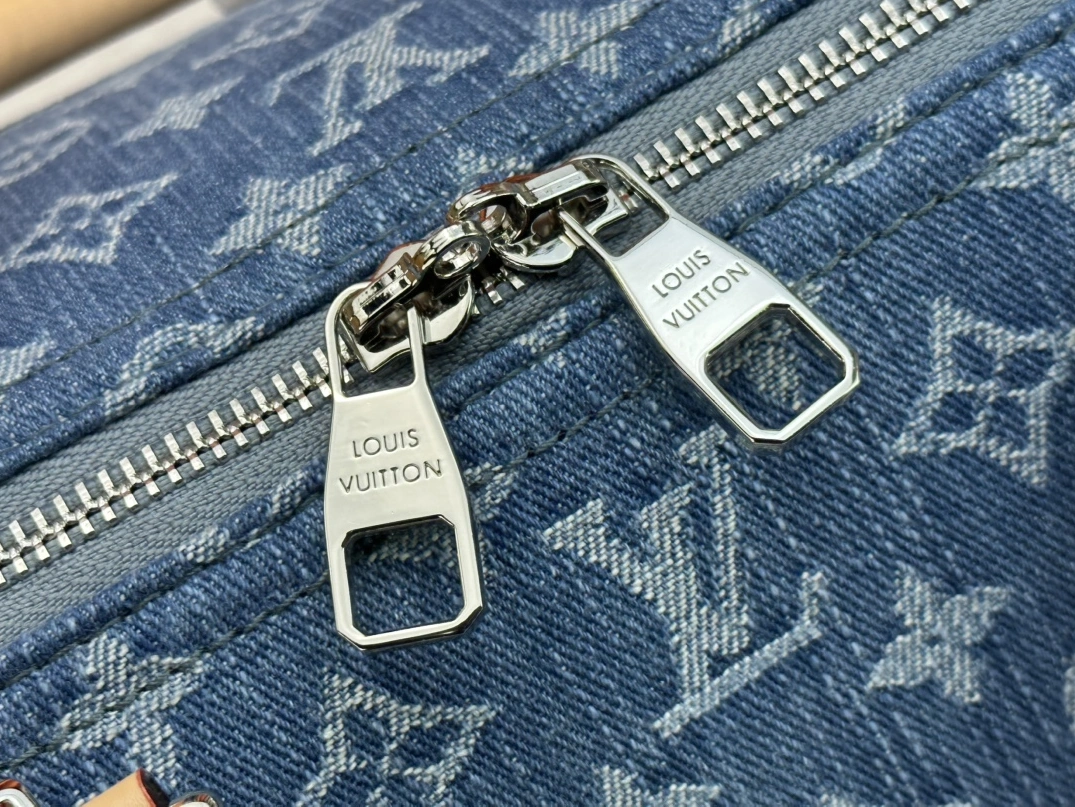 Louis Vuitton Travel Bags Timeless 2910